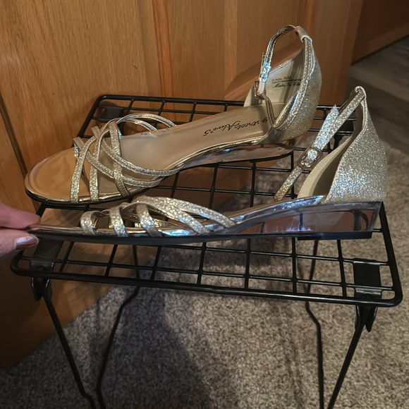 Sparkling Gold Dancing Sandals - Picture 3 of 4